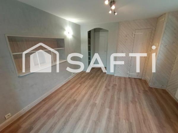 Safti-Benjamin Marcouiller vous propose : maison 7 pièces avec piscine.