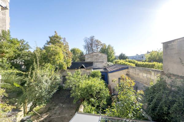 MAISON BOURGEOISE 6 CHAMBRES AVEC JARDIN QUARTIER SAINT SEURIN