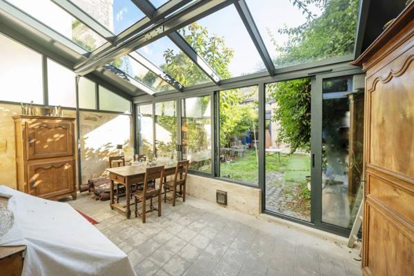 MAISON BOURGEOISE 6 CHAMBRES AVEC JARDIN QUARTIER SAINT SEURIN
