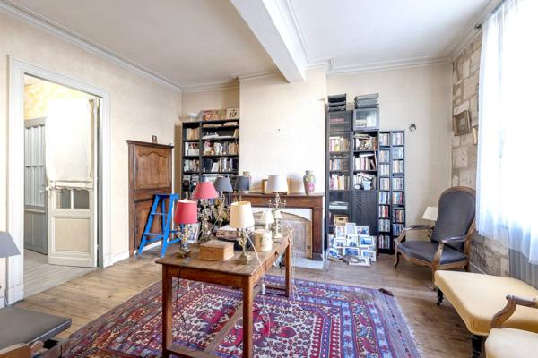 MAISON BOURGEOISE 6 CHAMBRES AVEC JARDIN QUARTIER SAINT SEURIN