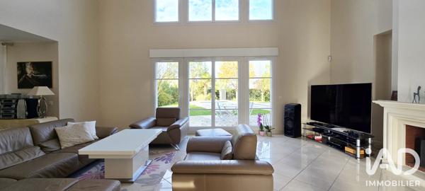 Maison à vendre 8 pièces 228 m² Magny-le-Hongre