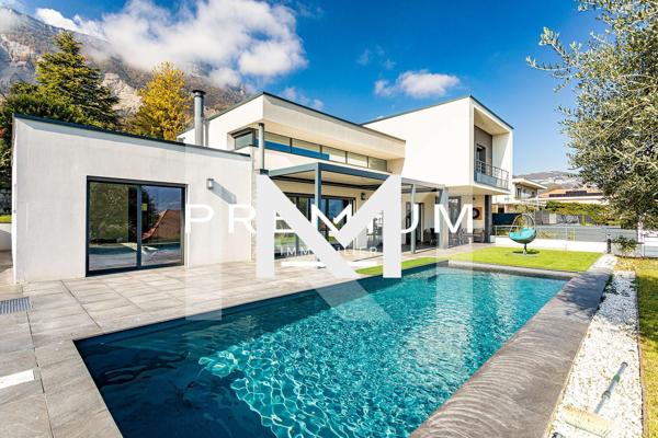 VILLA COMTEMPORAINE AVEC PISCINE - VUE BELLEDONNE | Premium Immobilier
