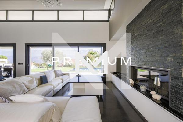 VILLA COMTEMPORAINE AVEC PISCINE - VUE BELLEDONNE | Premium Immobilier