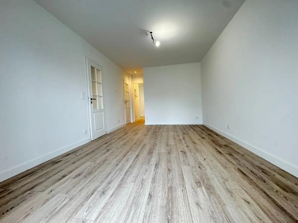 MAISON INDIVIDUELLE - 3 PIECES - CLAMART- LIMITE -ISSY-LES-MOULINEAUX - VUE TOUR EIFFEL - TERRASSE - JARDIN