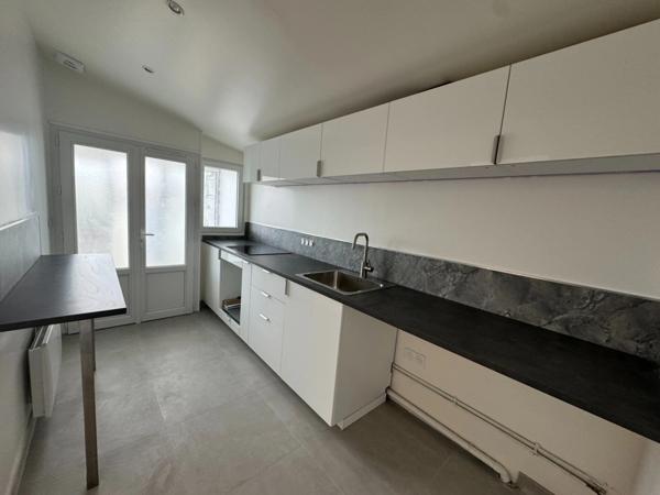 MAISON INDIVIDUELLE - 3 PIECES - CLAMART- LIMITE -ISSY-LES-MOULINEAUX - VUE TOUR EIFFEL - TERRASSE - JARDIN