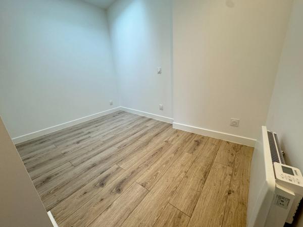 MAISON INDIVIDUELLE - 3 PIECES - CLAMART- LIMITE -ISSY-LES-MOULINEAUX - VUE TOUR EIFFEL - TERRASSE - JARDIN