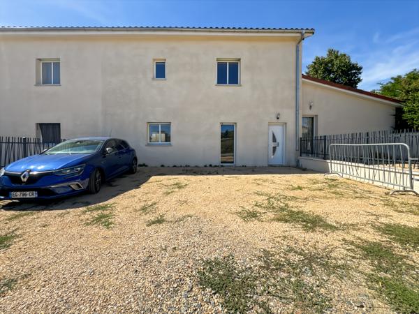 MISÉRIEUX – MAISON DE VILLAGE ENTIEREMENT RÉNOVÉE DANS CORPS DE FERME –100 M² – 3 CHAMBRES – JARDIN PARKINGS