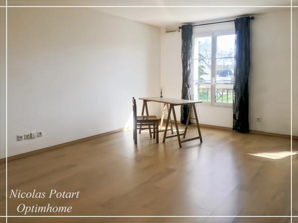 Appartement récent 3 pièces avec place de stationnement – 68 m²