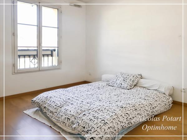 Appartement récent 3 pièces avec place de stationnement – 68 m²