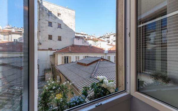 Appartement à vendre    2 pièces • 25 m2 Nice