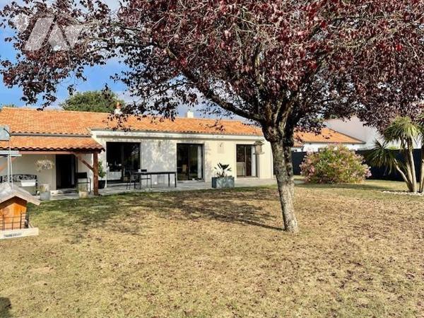 SAINT COLOMBAN, bourg, maison de plain-pied