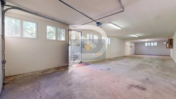 Vente                                                      Maison
                        
                     11 pièces                      306 m2                     à Palaiseau
