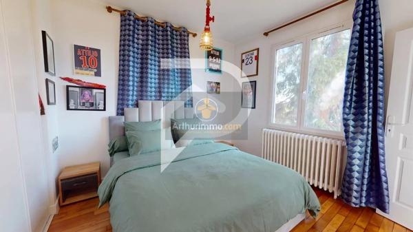 Vente                                                      Maison
                        
                     11 pièces                      306 m2                     à Palaiseau