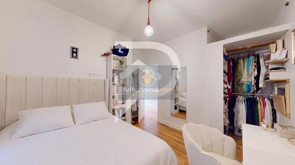 Vente                                                      Maison
                        
                     11 pièces                      306 m2                     à Palaiseau