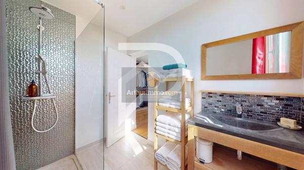 Vente                                                      Maison
                        
                     11 pièces                      306 m2                     à Palaiseau