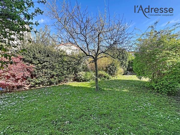 SURESNES ? Quartier Paul Bert ? Maison d'Exception de 180m² avec Dépendance et Jardins Intimistes