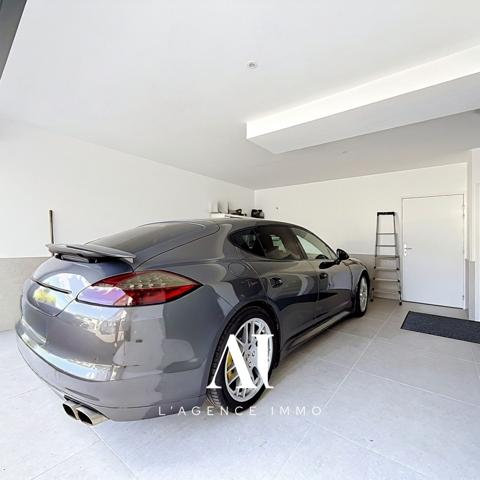 Maison individuelle de 196 m² avec jardin, terrasse et appartement indépendant à Divonne-les-Bains 01220