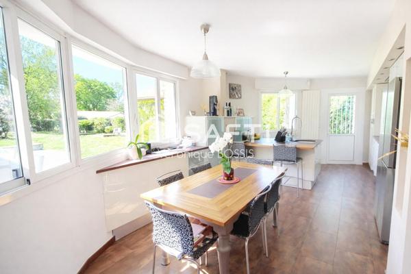 BIEN RARE – Une propriété insoupçonnable en plein cœur de Mouilleron-le-Captif + une grange de 130m2