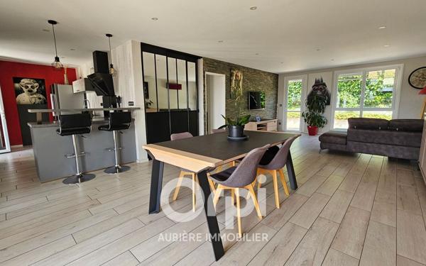 Maison à vendre    5 pièces • 165 m2 Tallende