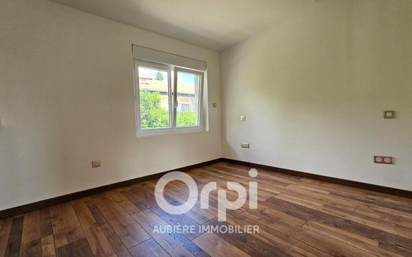 Maison à vendre    5 pièces • 165 m2 Tallende