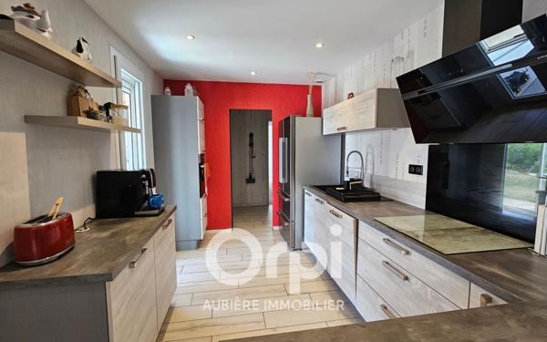 Maison à vendre    5 pièces • 165 m2 Tallende