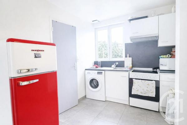 Immeuble à vendre  175 m 2   NIBELLE  - 45