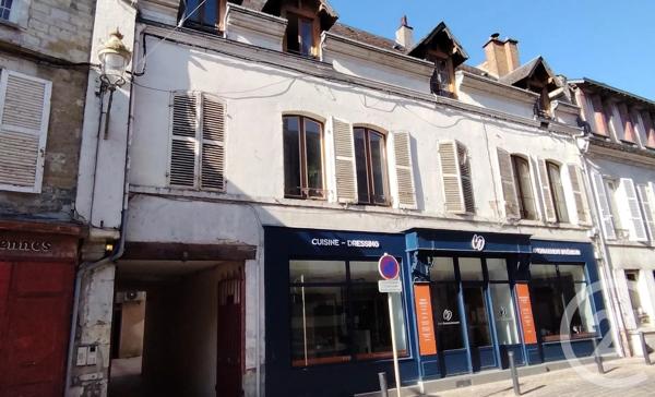 Immeuble à vendre  175 m 2   NIBELLE  - 45