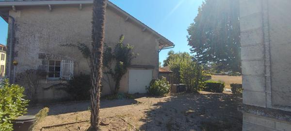Maison à 20 minutes à l'ouest de Bergerac et a 8 minutes de Sainte Foy La Grande !