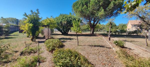 Maison à 20 minutes à l'ouest de Bergerac et a 8 minutes de Sainte Foy La Grande !