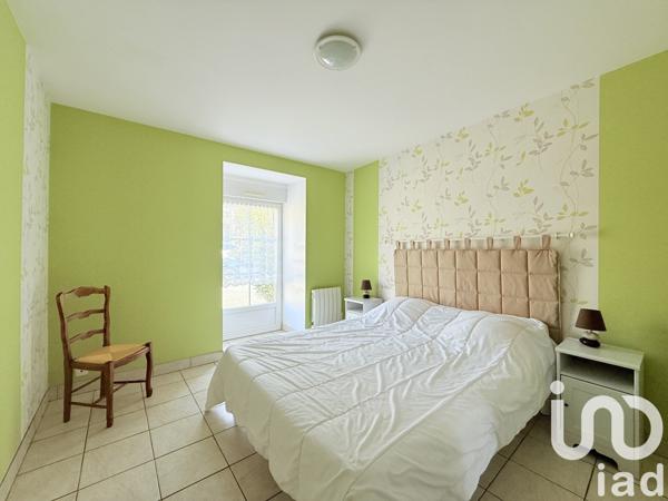 Gîte 10 pièces de 203 m² à Saint-Méloir-des-Ondes (35350)