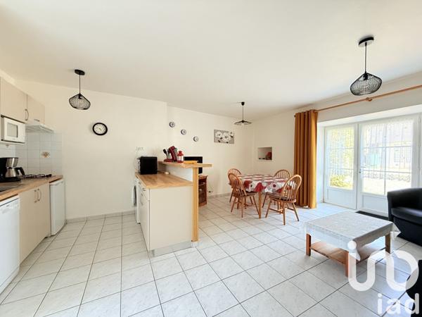 Gîte 10 pièces de 203 m² à Saint-Méloir-des-Ondes (35350)