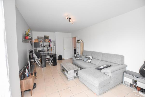 T2 Bon état  Lyon 8eme - Garage - Terrasse