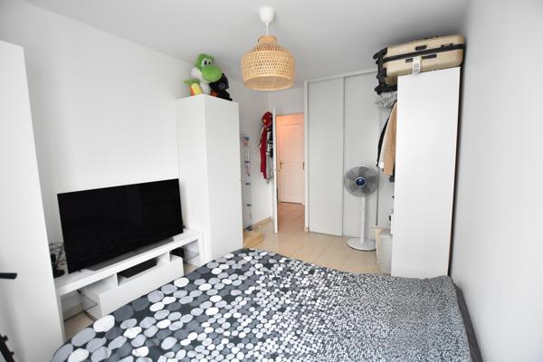 T2 Bon état  Lyon 8eme - Garage - Terrasse