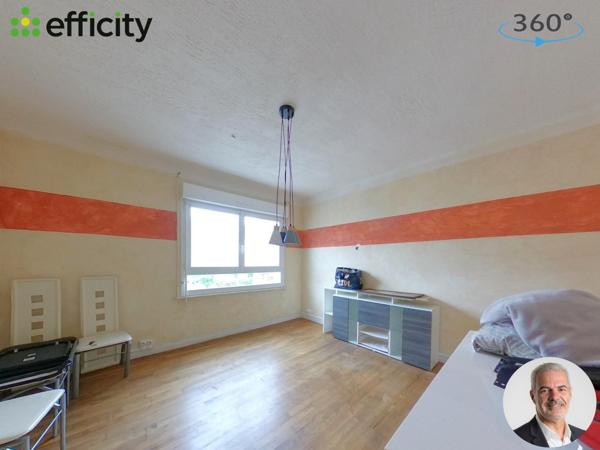 Maison
         5 pièces
        - 86 m² Exclusivité 210 000 € *