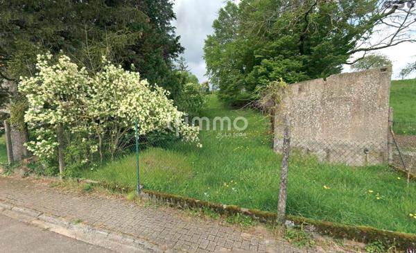 Vends à Niedervisse un terrain à bâtir de 1300 m2 environ