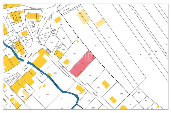 Vends à Niedervisse un terrain à bâtir de 1300 m2 environ