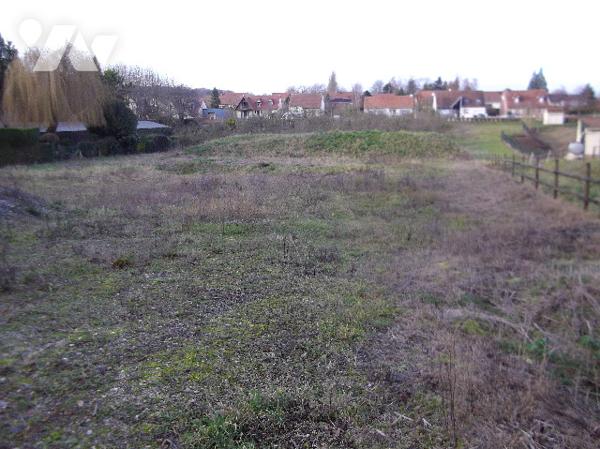 Une parcelle de terrain à bâtir située à MORISEL (80110), d'une superficie de 1.250m².