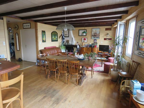 LESCONIL - Immeuble sur le port Lesconil (29740)
