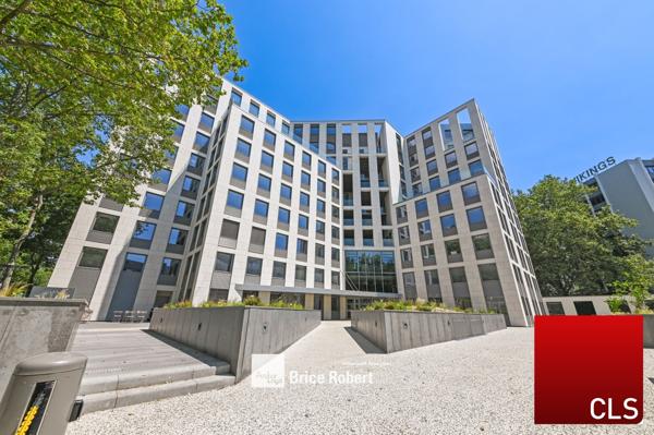 Location bureaux rénovés à Villeurbanne face Parc de la Tête d'Or avec parking