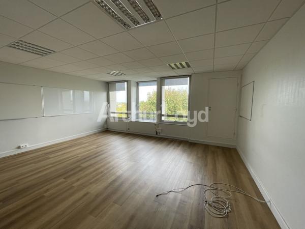 Bureaux clés en main à louer à Marcq-en-Barœul - Accès Tramway et Parking Facile