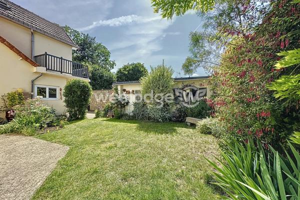 Maison à vendre 8 pièces de 143 m² à Maurecourt