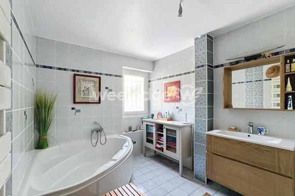 Maison à vendre 8 pièces de 143 m² à Maurecourt