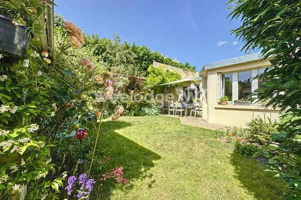 Maison à vendre 8 pièces de 143 m² à Maurecourt