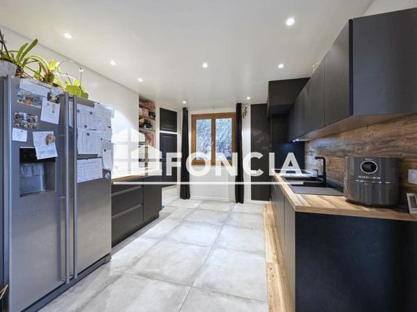 À vendre Maison 5 pièces 145 m² - Porte-de-savoie 73800