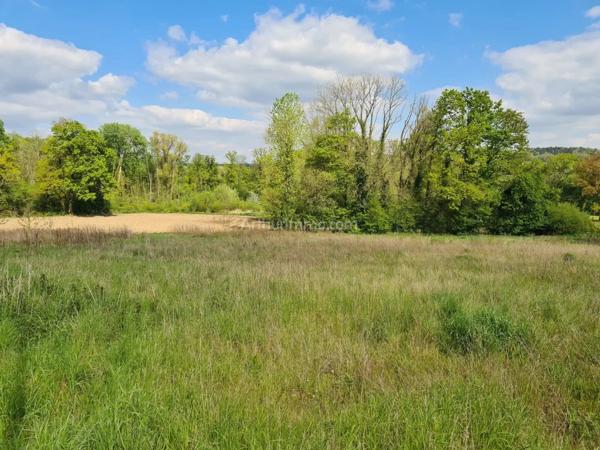 Vente Terrain 1635 m2 à Bourg-Et-Comin