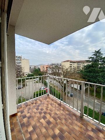 TASSIN LA DEMI-LUNE
APPARTEMENT T4