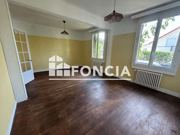 Location Maison 9 pièces 186.3 m² - 24 AVENUE BOURBAKI St Maur Des Fosses 94100
