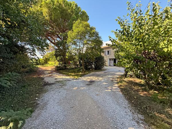 Mas à rénover en pleine campagne