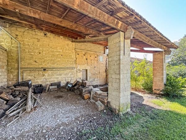 Mas à rénover en pleine campagne