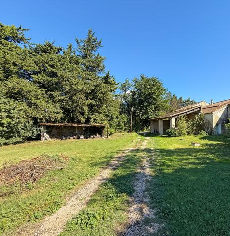 Mas à rénover en pleine campagne